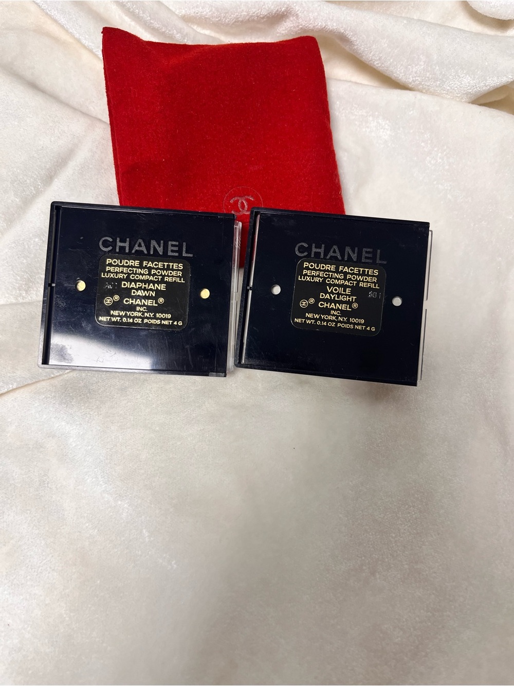 CHANEL Pressed Setting Powder Duo in Light Beige with Red Pouch - Picture 3 of 4